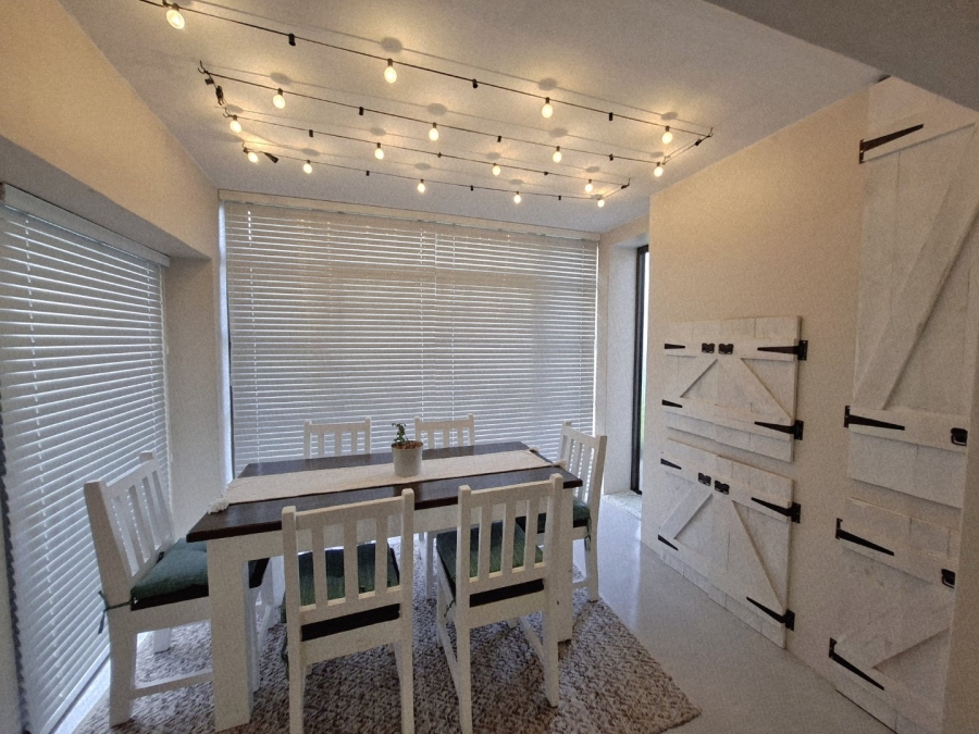 2 Bedroom Property for Sale in Vredekloof East Western Cape